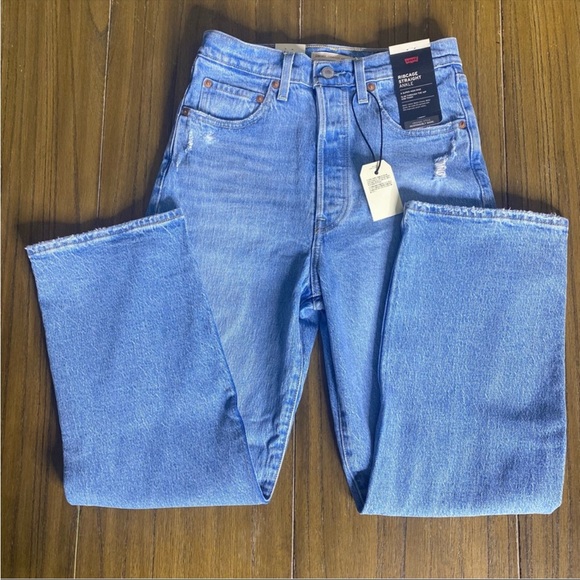 Levi’s Ribcage straight ankle high rise distressed jeans - Picture 3 of 16